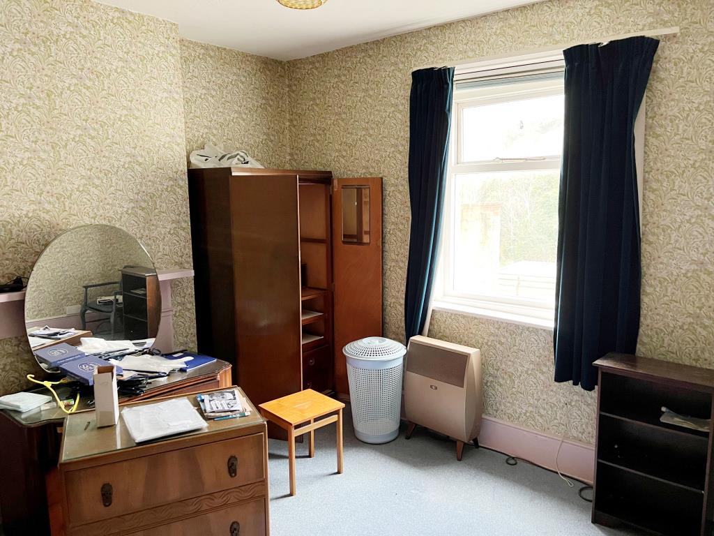 Lot: 76 - THREE/FOUR BEDROOM TOWN CENTRE HOUSE FOR IMPROVEMENT - Bedroom